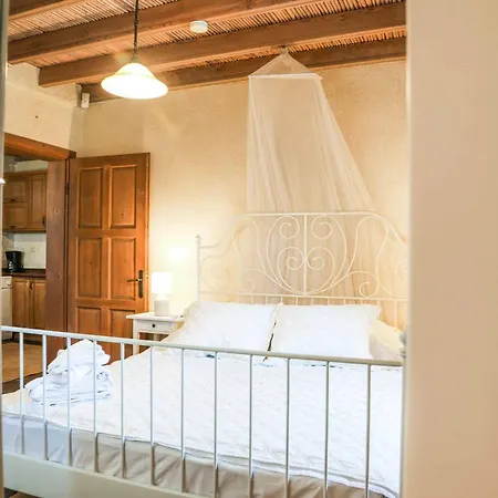 Jade Evi Hotel