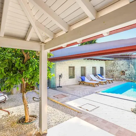 Jade Evi Hotel